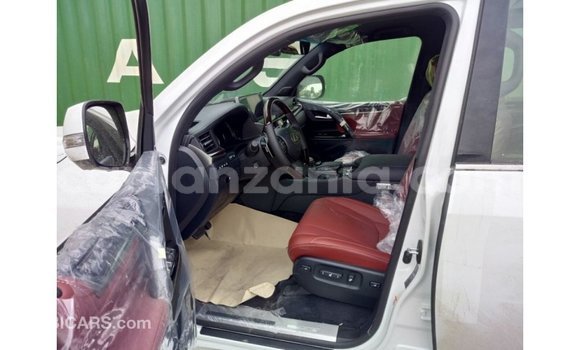 Nunua Imported Lexus LX Nyeupe Gari ndani ya Import - Dubai nchini Arusha Nunua Imported Lexus LX Nyeupe Gari ndani ya Import - Dubai nchini Arusha
