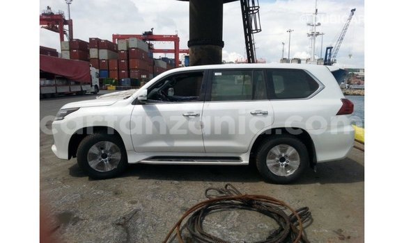 Nunua Imported Lexus LX Nyeupe Gari ndani ya Import - Dubai nchini Arusha Nunua Imported Lexus LX Nyeupe Gari ndani ya Import - Dubai nchini Arusha