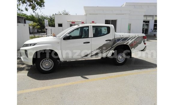 Buy Import Mitsubishi L200 White Car in Import - Dubai in Arusha Buy Import Mitsubishi L200 White Car in Import - Dubai in Arusha