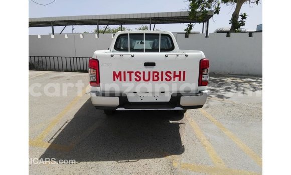 Buy Import Mitsubishi L200 White Car in Import - Dubai in Arusha Buy Import Mitsubishi L200 White Car in Import - Dubai in Arusha