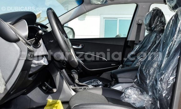 Buy Import Hyundai Santa Fe Black Car in Import - Dubai in Arusha Buy Import Hyundai Santa Fe Black Car in Import - Dubai in Arusha
