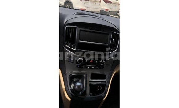 Buy Import Hyundai Accent White Car in Import - Dubai in Arusha Buy Import Hyundai Accent White Car in Import - Dubai in Arusha