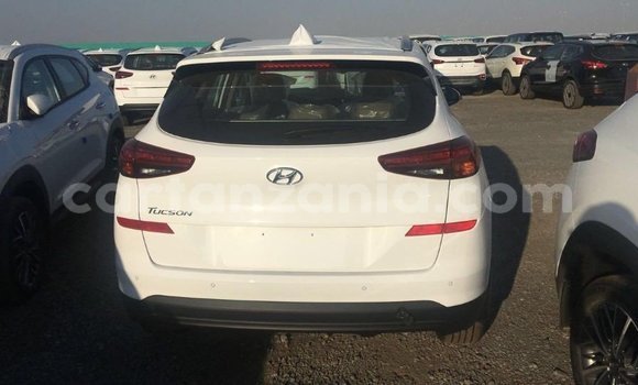 Nunua Imported Hyundai Tucson Nyeupe Gari ndani ya Import - Dubai nchini Arusha Nunua Imported Hyundai Tucson Nyeupe Gari ndani ya Import - Dubai nchini Arusha