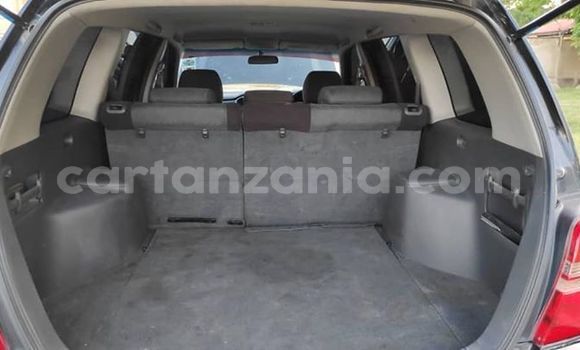 Buy Used Toyota Land Cruiser Green Car in Dar es Salaam in Dar es Salaam Buy Used Toyota Land Cruiser Green Car in Dar es Salaam in Dar es Salaam