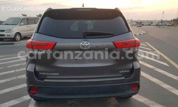 Nunua Imported Toyota Highlander Nyingine Gari ndani ya Import - Dubai nchini Arusha Nunua Imported Toyota Highlander Nyingine Gari ndani ya Import - Dubai nchini Arusha