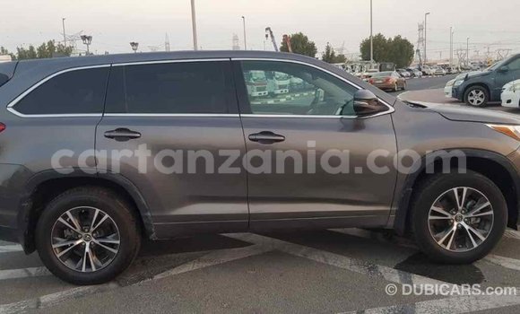 Nunua Imported Toyota Highlander Nyingine Gari ndani ya Import - Dubai nchini Arusha Nunua Imported Toyota Highlander Nyingine Gari ndani ya Import - Dubai nchini Arusha