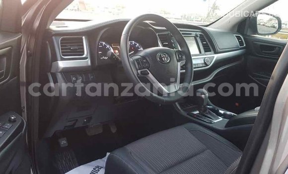 Nunua Imported Toyota Highlander Nyingine Gari ndani ya Import - Dubai nchini Arusha Nunua Imported Toyota Highlander Nyingine Gari ndani ya Import - Dubai nchini Arusha
