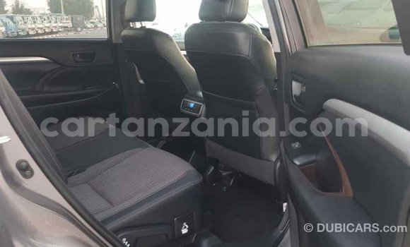 Nunua Imported Toyota Highlander Nyingine Gari ndani ya Import - Dubai nchini Arusha Nunua Imported Toyota Highlander Nyingine Gari ndani ya Import - Dubai nchini Arusha