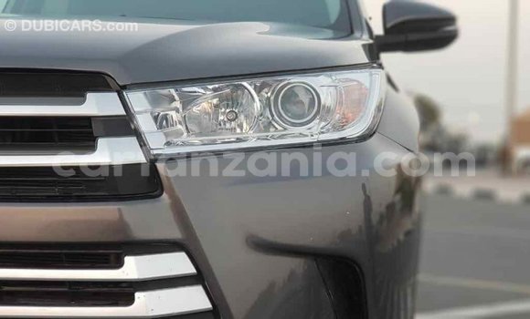 Nunua Imported Toyota Highlander Nyingine Gari ndani ya Import - Dubai nchini Arusha Nunua Imported Toyota Highlander Nyingine Gari ndani ya Import - Dubai nchini Arusha