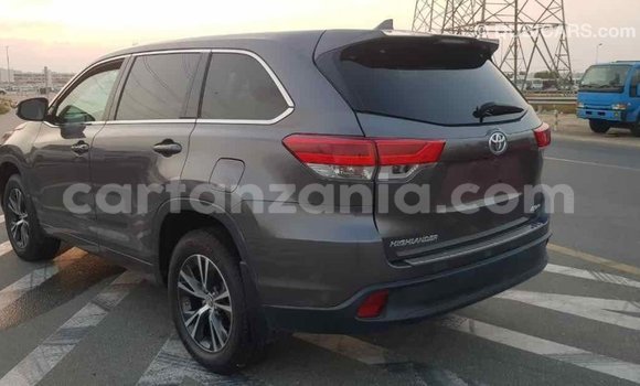 Nunua Imported Toyota Highlander Nyingine Gari ndani ya Import - Dubai nchini Arusha Nunua Imported Toyota Highlander Nyingine Gari ndani ya Import - Dubai nchini Arusha