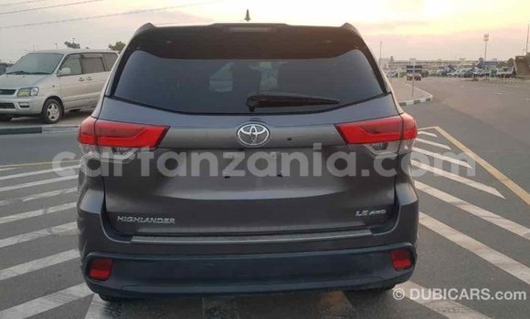 Nunua Imported Toyota Highlander Nyingine Gari ndani ya Import - Dubai nchini Arusha Nunua Imported Toyota Highlander Nyingine Gari ndani ya Import - Dubai nchini Arusha