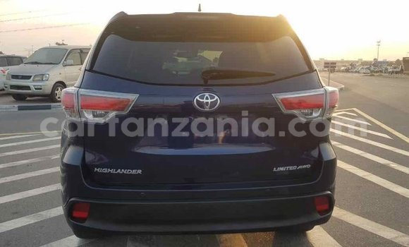 Nunua Imported Toyota Highlander Bluu Gari ndani ya Import - Dubai nchini Arusha Nunua Imported Toyota Highlander Bluu Gari ndani ya Import - Dubai nchini Arusha