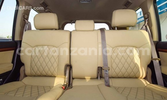 Buy Import Toyota Land Cruiser White Car in Import - Dubai in Arusha Buy Import Toyota Land Cruiser White Car in Import - Dubai in Arusha