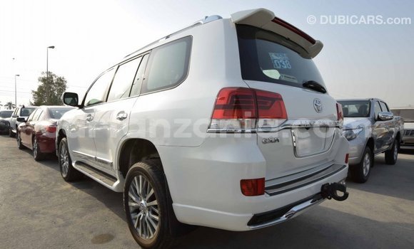 Buy Import Toyota Land Cruiser White Car in Import - Dubai in Arusha Buy Import Toyota Land Cruiser White Car in Import - Dubai in Arusha