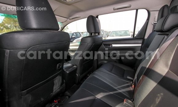 Nunua Imported Toyota Hilux Nyeusi Gari ndani ya Import - Dubai nchini Arusha Nunua Imported Toyota Hilux Nyeusi Gari ndani ya Import - Dubai nchini Arusha