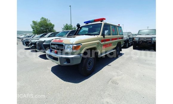 Nunua Imported Toyota Land Cruiser Nyeupe Gari ndani ya Import - Dubai nchini Arusha Nunua Imported Toyota Land Cruiser Nyeupe Gari ndani ya Import - Dubai nchini Arusha