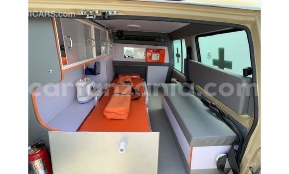 Nunua Imported Toyota Land Cruiser Nyeupe Gari ndani ya Import - Dubai nchini Arusha Nunua Imported Toyota Land Cruiser Nyeupe Gari ndani ya Import - Dubai nchini Arusha