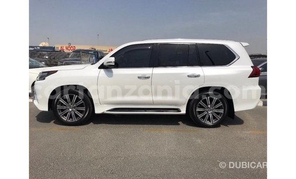 Nunua Imported Lexus LX Nyeupe Gari ndani ya Import - Dubai nchini Arusha Nunua Imported Lexus LX Nyeupe Gari ndani ya Import - Dubai nchini Arusha