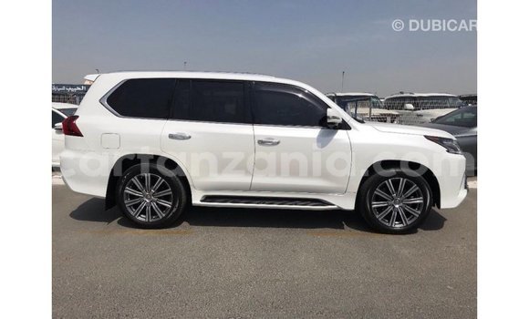 Nunua Imported Lexus LX Nyeupe Gari ndani ya Import - Dubai nchini Arusha Nunua Imported Lexus LX Nyeupe Gari ndani ya Import - Dubai nchini Arusha