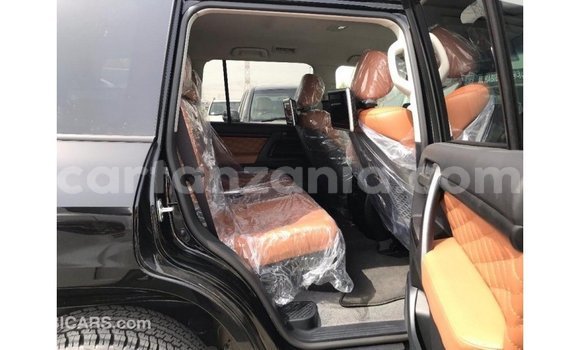 Buy Import Toyota Land Cruiser Black Car in Import - Dubai in Arusha Buy Import Toyota Land Cruiser Black Car in Import - Dubai in Arusha