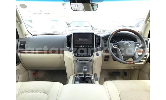 Nunua Imported Toyota Land Cruiser Nyeupe Gari ndani ya Import - Dubai nchini Arusha Nunua Imported Toyota Land Cruiser Nyeupe Gari ndani ya Import - Dubai nchini Arusha