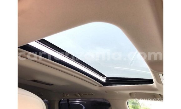 Nunua Imported Toyota Land Cruiser Nyeupe Gari ndani ya Import - Dubai nchini Arusha Nunua Imported Toyota Land Cruiser Nyeupe Gari ndani ya Import - Dubai nchini Arusha