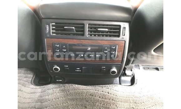 Nunua Imported Toyota Land Cruiser Nyeupe Gari ndani ya Import - Dubai nchini Arusha Nunua Imported Toyota Land Cruiser Nyeupe Gari ndani ya Import - Dubai nchini Arusha