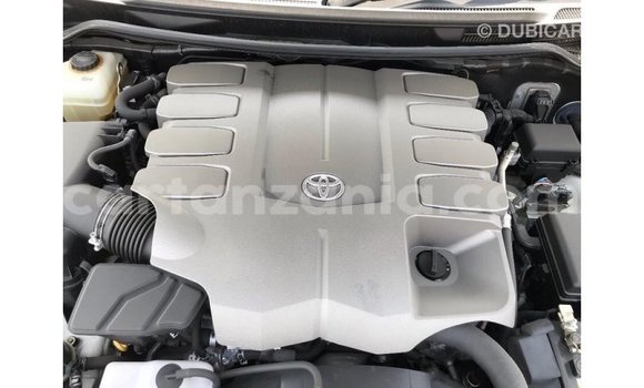 Nunua Imported Toyota Land Cruiser Nyeupe Gari ndani ya Import - Dubai nchini Arusha Nunua Imported Toyota Land Cruiser Nyeupe Gari ndani ya Import - Dubai nchini Arusha