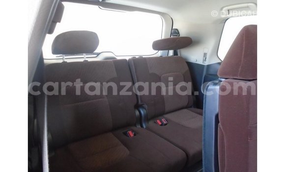 Nunua Imported Toyota Land Cruiser Nyeupe Gari ndani ya Import - Dubai nchini Arusha Nunua Imported Toyota Land Cruiser Nyeupe Gari ndani ya Import - Dubai nchini Arusha