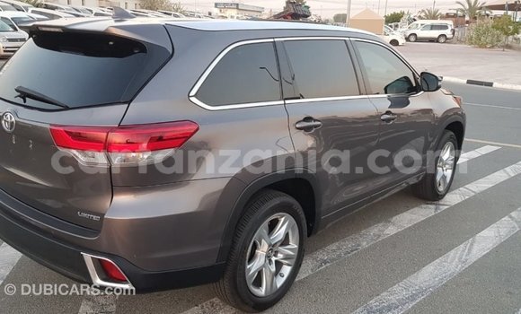 Nunua Imported Toyota Highlander Nyingine Gari ndani ya Import - Dubai nchini Arusha Nunua Imported Toyota Highlander Nyingine Gari ndani ya Import - Dubai nchini Arusha