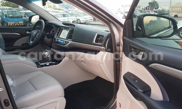 Nunua Imported Toyota Highlander Nyingine Gari ndani ya Import - Dubai nchini Arusha Nunua Imported Toyota Highlander Nyingine Gari ndani ya Import - Dubai nchini Arusha