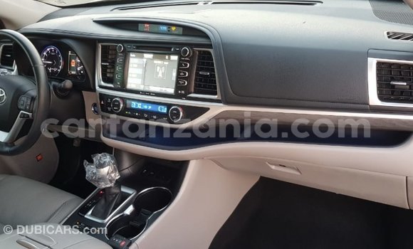 Nunua Imported Toyota Highlander Nyingine Gari ndani ya Import - Dubai nchini Arusha Nunua Imported Toyota Highlander Nyingine Gari ndani ya Import - Dubai nchini Arusha