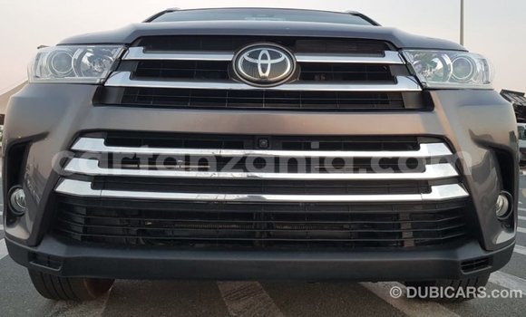 Nunua Imported Toyota Highlander Nyingine Gari ndani ya Import - Dubai nchini Arusha Nunua Imported Toyota Highlander Nyingine Gari ndani ya Import - Dubai nchini Arusha