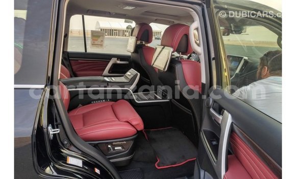 Buy Import Toyota Land Cruiser Black Car in Import - Dubai in Arusha Buy Import Toyota Land Cruiser Black Car in Import - Dubai in Arusha