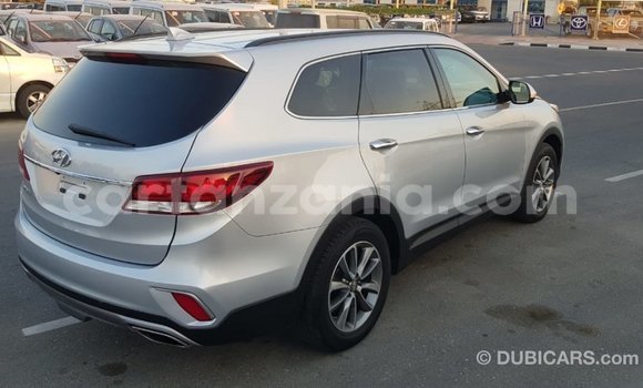 Nunua Imported Hyundai Santa Fe Nyingine Gari ndani ya Import - Dubai nchini Arusha Nunua Imported Hyundai Santa Fe Nyingine Gari ndani ya Import - Dubai nchini Arusha