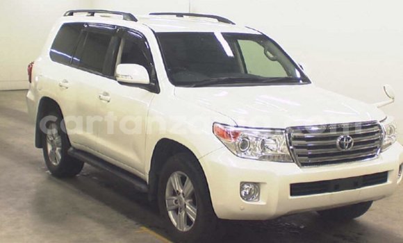 Buy Import Toyota Land Cruiser White Car in Import - Dubai in Arusha Buy Import Toyota Land Cruiser White Car in Import - Dubai in Arusha