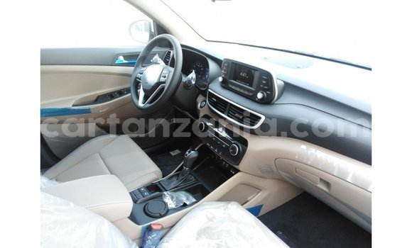 Buy Import Hyundai Tucson White Car in Import - Dubai in Arusha Buy Import Hyundai Tucson White Car in Import - Dubai in Arusha