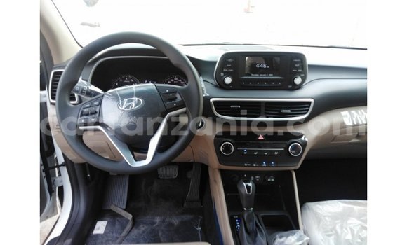 Buy Import Hyundai Tucson White Car in Import - Dubai in Arusha Buy Import Hyundai Tucson White Car in Import - Dubai in Arusha