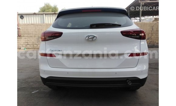 Buy Import Hyundai Tucson White Car in Import - Dubai in Arusha Buy Import Hyundai Tucson White Car in Import - Dubai in Arusha