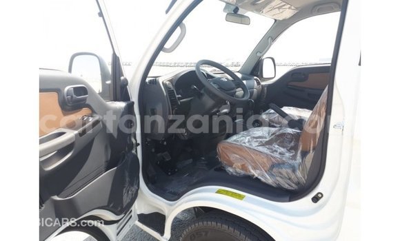 Buy Import Kia Carens White Car in Import - Dubai in Arusha Buy Import Kia Carens White Car in Import - Dubai in Arusha