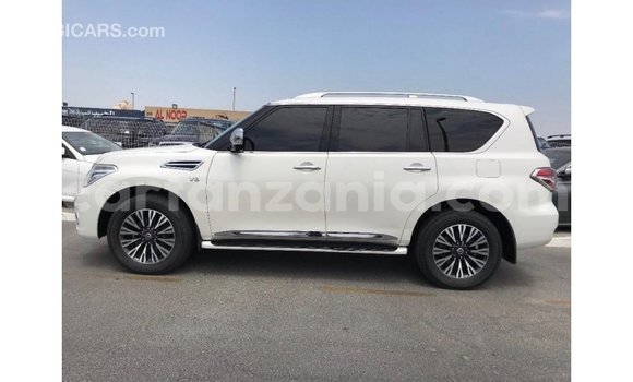Nunua Imported Nissan Patrol Nyeupe Gari ndani ya Import - Dubai nchini Arusha Nunua Imported Nissan Patrol Nyeupe Gari ndani ya Import - Dubai nchini Arusha