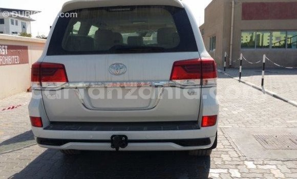 Buy Import Toyota Land Cruiser White Car in Import - Dubai in Arusha Buy Import Toyota Land Cruiser White Car in Import - Dubai in Arusha