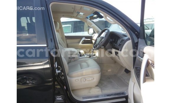 Nunua Imported Toyota Land Cruiser Nyeusi Gari ndani ya Import - Dubai nchini Arusha Nunua Imported Toyota Land Cruiser Nyeusi Gari ndani ya Import - Dubai nchini Arusha