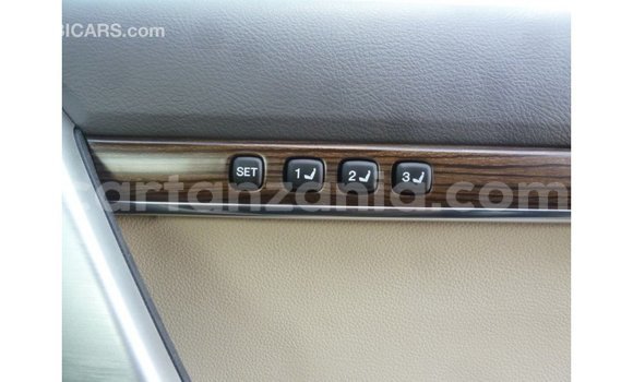 Nunua Imported Toyota Land Cruiser Nyeusi Gari ndani ya Import - Dubai nchini Arusha Nunua Imported Toyota Land Cruiser Nyeusi Gari ndani ya Import - Dubai nchini Arusha