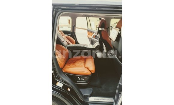 Buy Import Toyota Land Cruiser Black Car in Import - Dubai in Arusha Buy Import Toyota Land Cruiser Black Car in Import - Dubai in Arusha