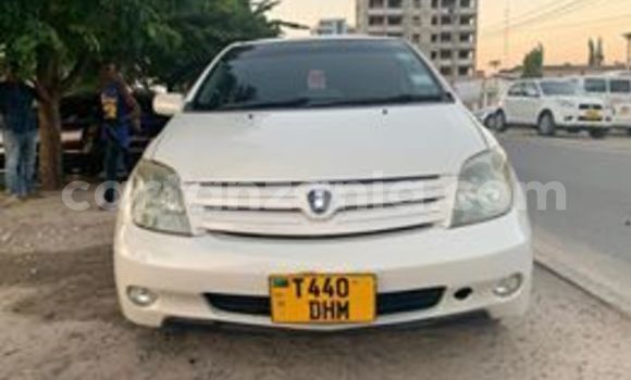 Buy Used Toyota IST White Car in Dar es Salaam in Dar es Salaam Buy Used Toyota IST White Car in Dar es Salaam in Dar es Salaam