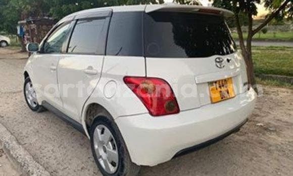 Buy Used Toyota IST White Car in Dar es Salaam in Dar es Salaam Buy Used Toyota IST White Car in Dar es Salaam in Dar es Salaam