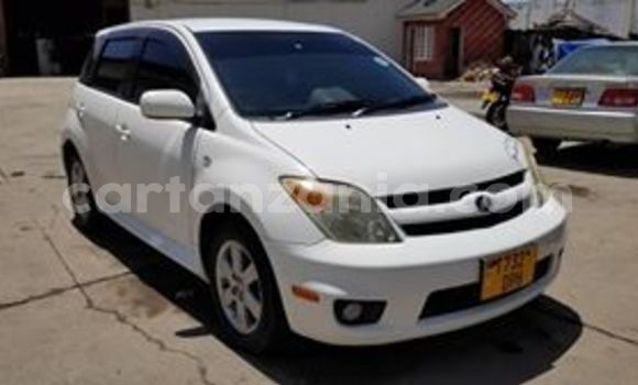 Buy Used Toyota IST White Car in Dar es Salaam in Dar es Salaam Buy Used Toyota IST White Car in Dar es Salaam in Dar es Salaam
