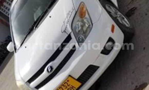 Buy Used Toyota IST White Car in Dar es Salaam in Dar es Salaam Buy Used Toyota IST White Car in Dar es Salaam in Dar es Salaam