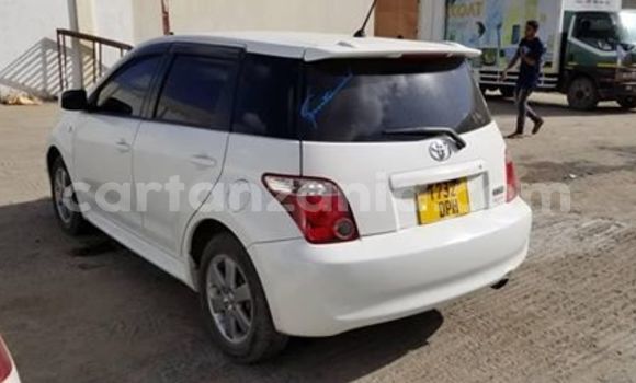Buy Used Toyota IST White Car in Dar es Salaam in Dar es Salaam Buy Used Toyota IST White Car in Dar es Salaam in Dar es Salaam